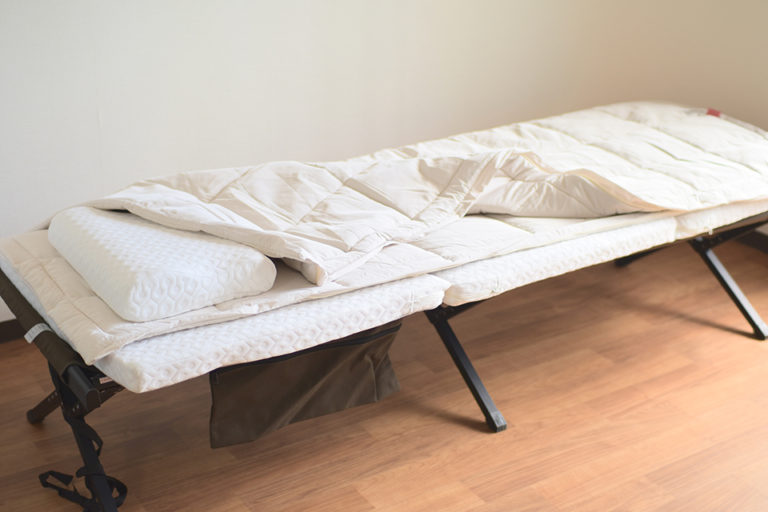 196°Cの極寒冷気もシャットアウト！宇宙服素材のプレミアム寝袋